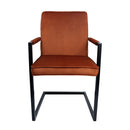 Set de 2 chaises industrielles en velours orange par Bisous design.