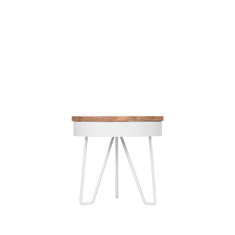 Table d'appoint en métal blanc et en bois par BeLoft.