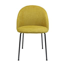 Lot de 2 chaises en tissu jaune confortable et design.