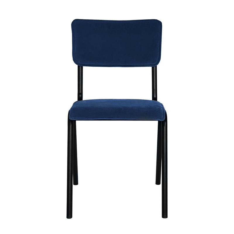 Les chaises Ducobu en métal et en velours, l'alliance du confort et de la solidité.