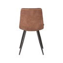 Chaise design brun clair avec siège moelleux.