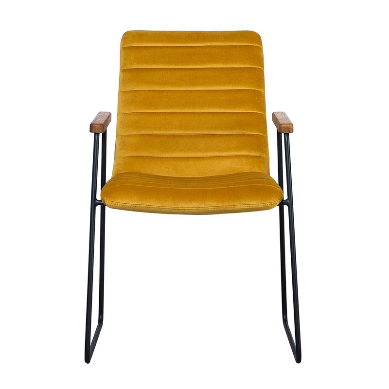 Set de 2 chaises en velours jaune pour habiller votre salle à manger.