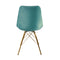 Le set de deux chaises en velours vert menthe pour habiller votre pièce sans la surcharger.