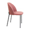 Lot de 2 chaises en tissu rose pour un intérieur moderne et tendance.