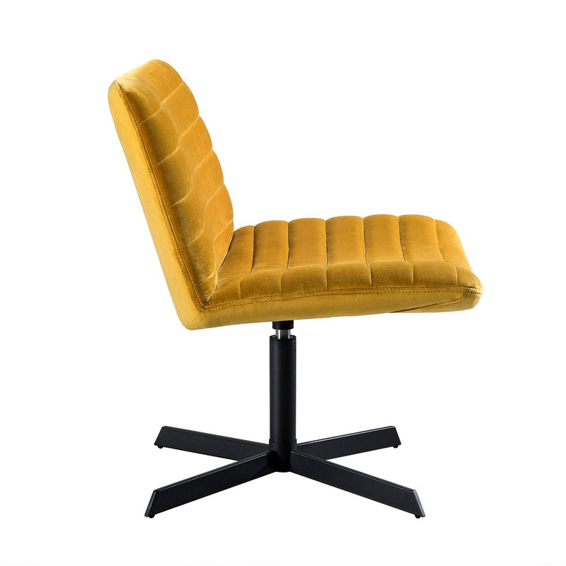 Fauteuil vintage en velours jaune pour habiller votre salon ou pour accompagner votre bureau.