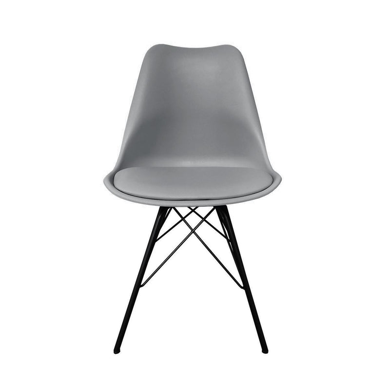 Le set de 2 chaises grises, piétement en métal noir robuste et stable.