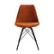 Le set de deux chaises en velours orange et au cadre noir par Bisous design pour décorer votre intérieur.