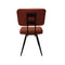 Chaises rouges moelleuses, confortables et durables dans le temps.